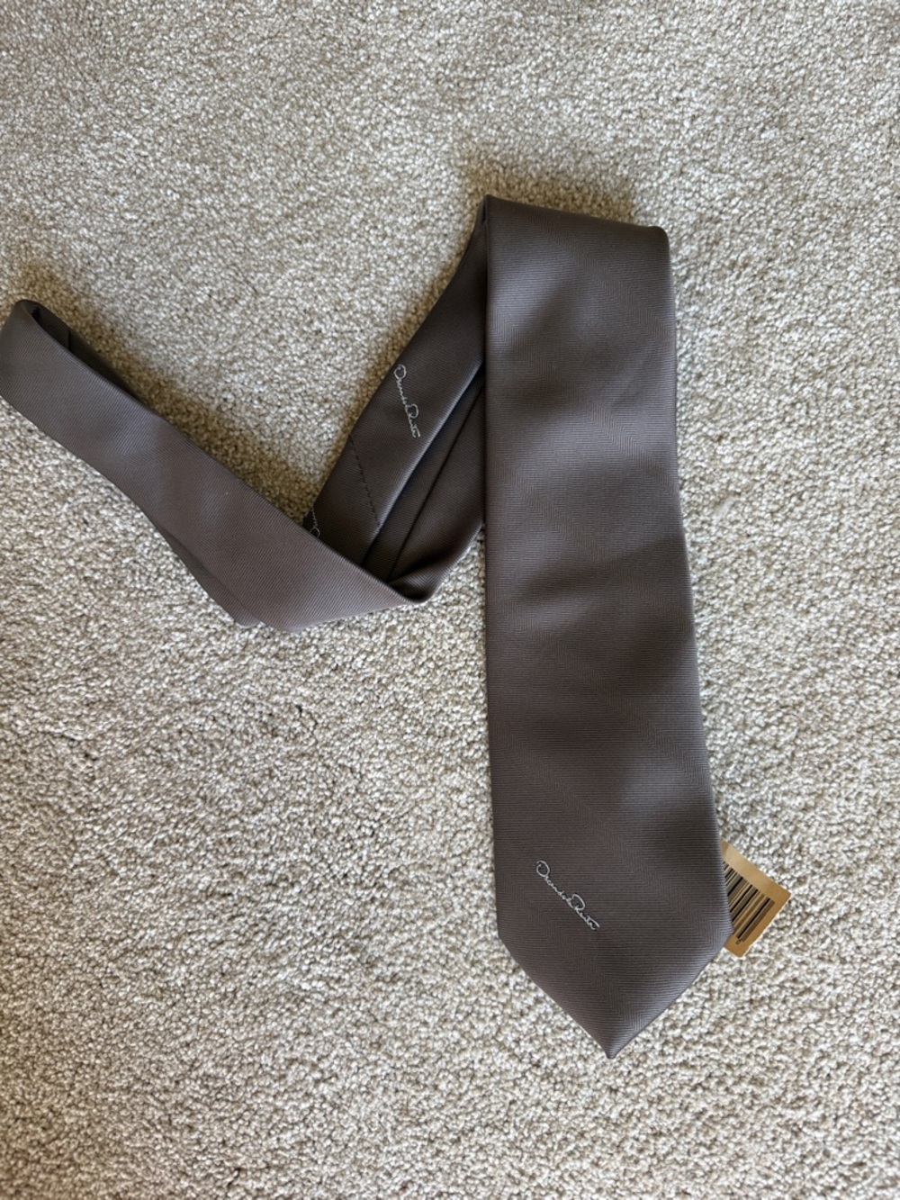Oscar de la Renta Brown Silk Tie with Subtle Script Logo NWT vintage